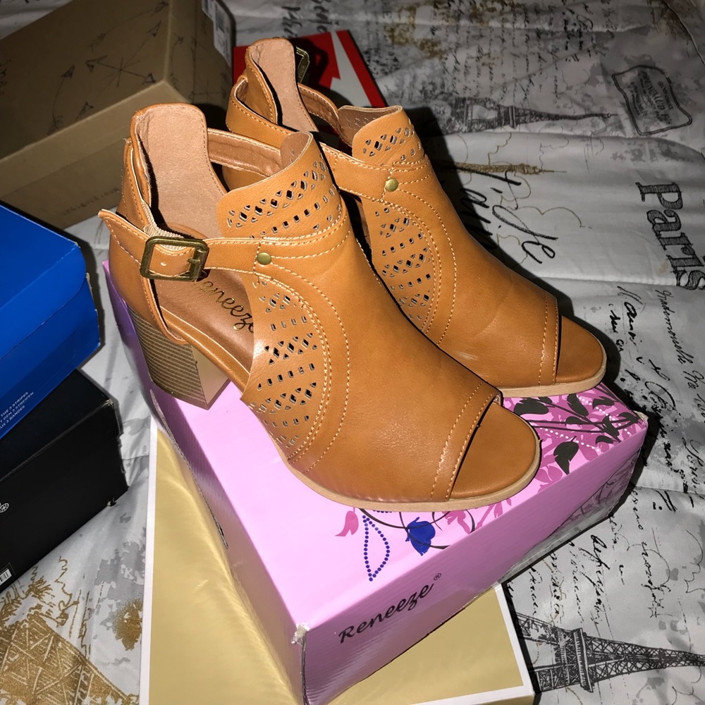 Heels boots